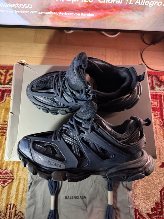 Balenciaga track 1