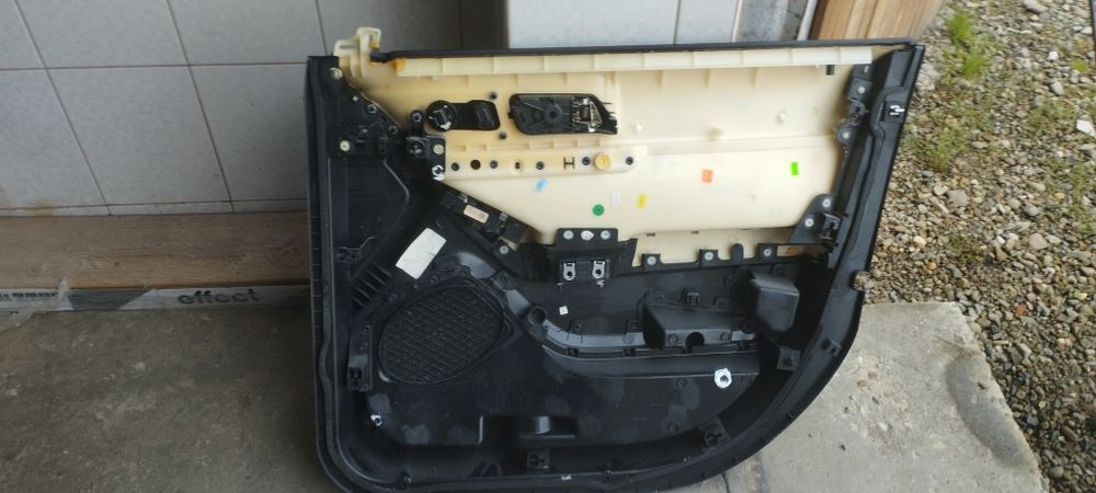 Ford Explorer 16-19р. Карта водійської дверки