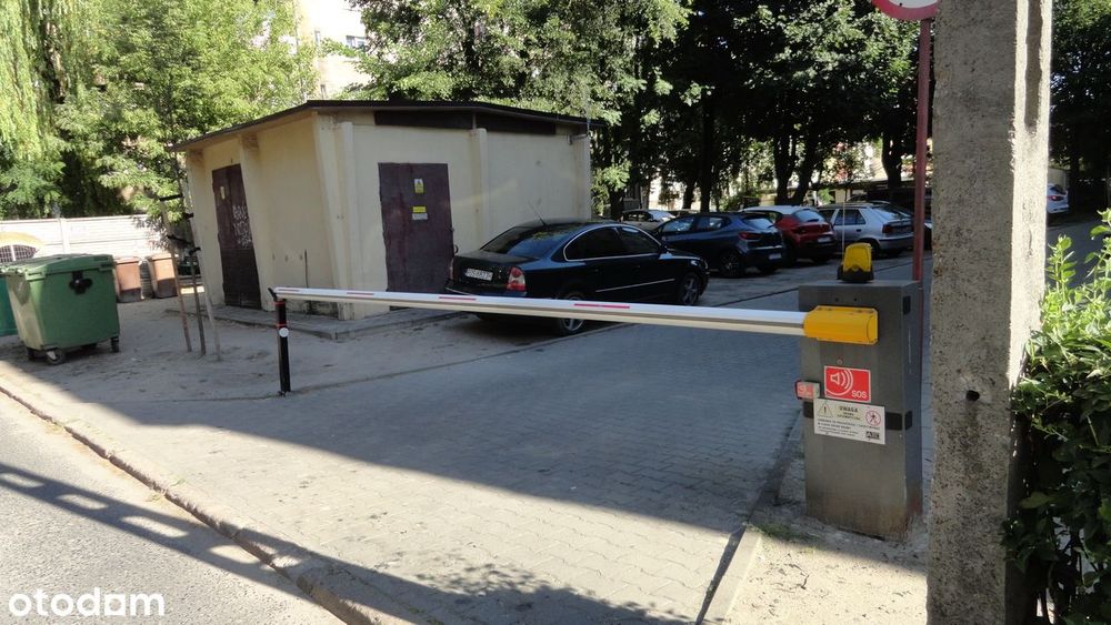 WYNAJEM Centrum 2 pokoje 1 piętro parking targ ul. Piastowska