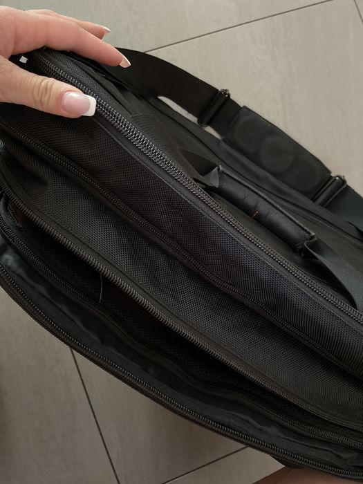 Torba pokrowiec na laptopa czarna dużo kieszonek sam Samsonite