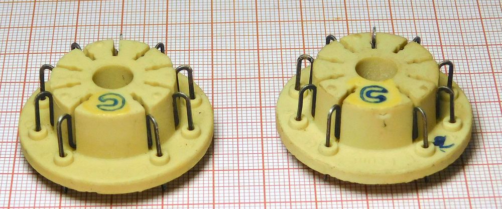 Oryginalna podstawka 9 pin PL15-1 ( lamp EL509, 6P45S itp. ) [097A]