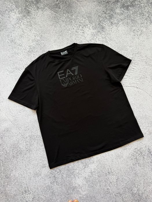 Жіноча футбока Armani EA7 оригінал