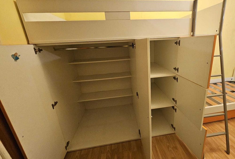 Mobília de Quarto de Criança com Duas Camas como Nova