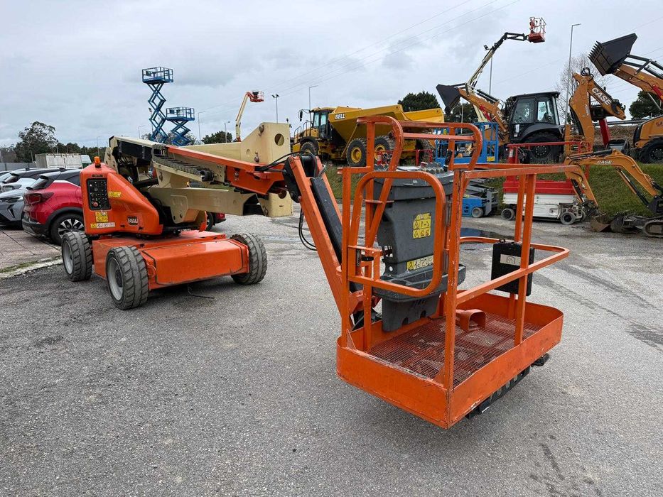 PLATAFORMA ARTICULADA JLG