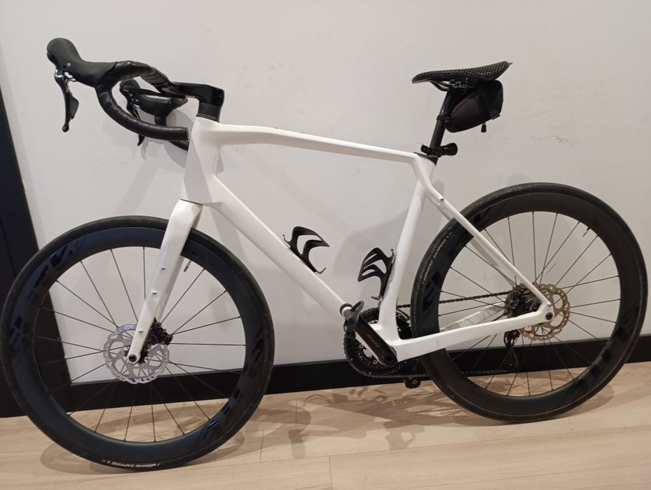 Ceccotti gravel/szosa 105 di2 2x12 full karbon koła stożek 50mm elektroniczna grupa