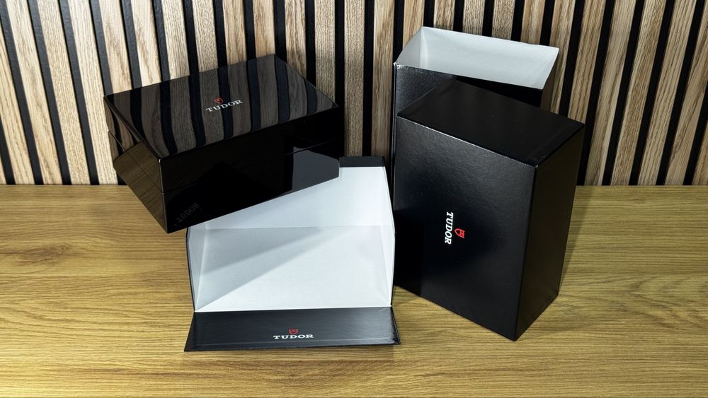 Caixa Tudor Perfeito estado