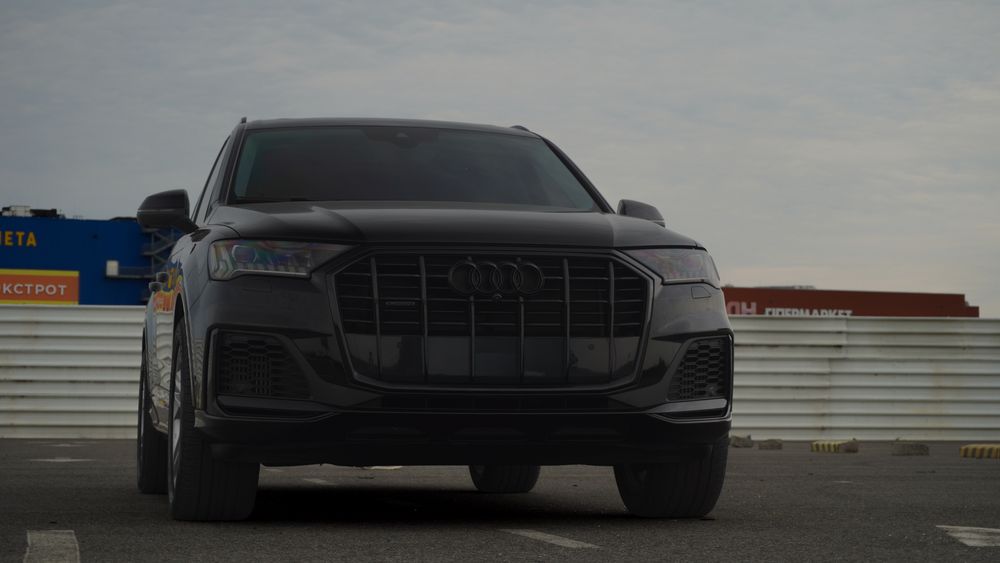 Audi Q7 2019 VIN WA1LXAF70LD002972 фото оголошення 2 з 8