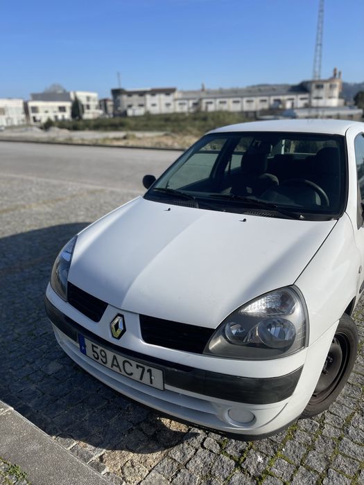 Renault Clio 1.2 DCI – 2003 – Muito Económico