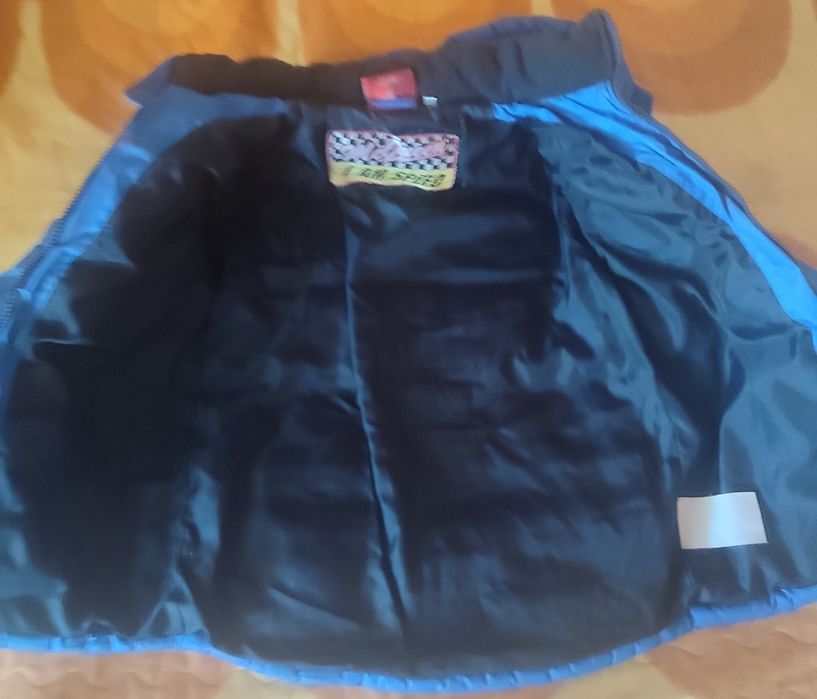 Продам куртку на мальчика