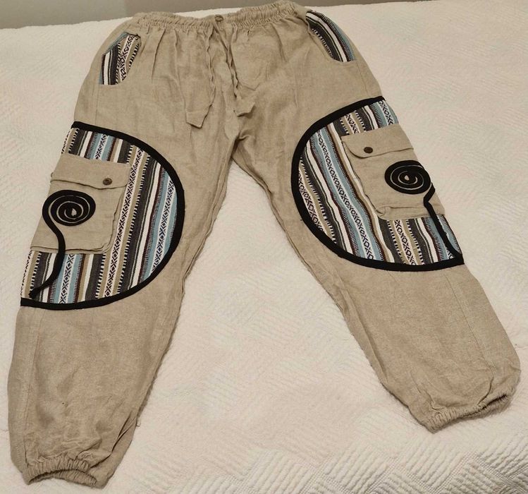 Calças bege e cinzentas com padrão de Algodão (Novos)
Origem: Nepal