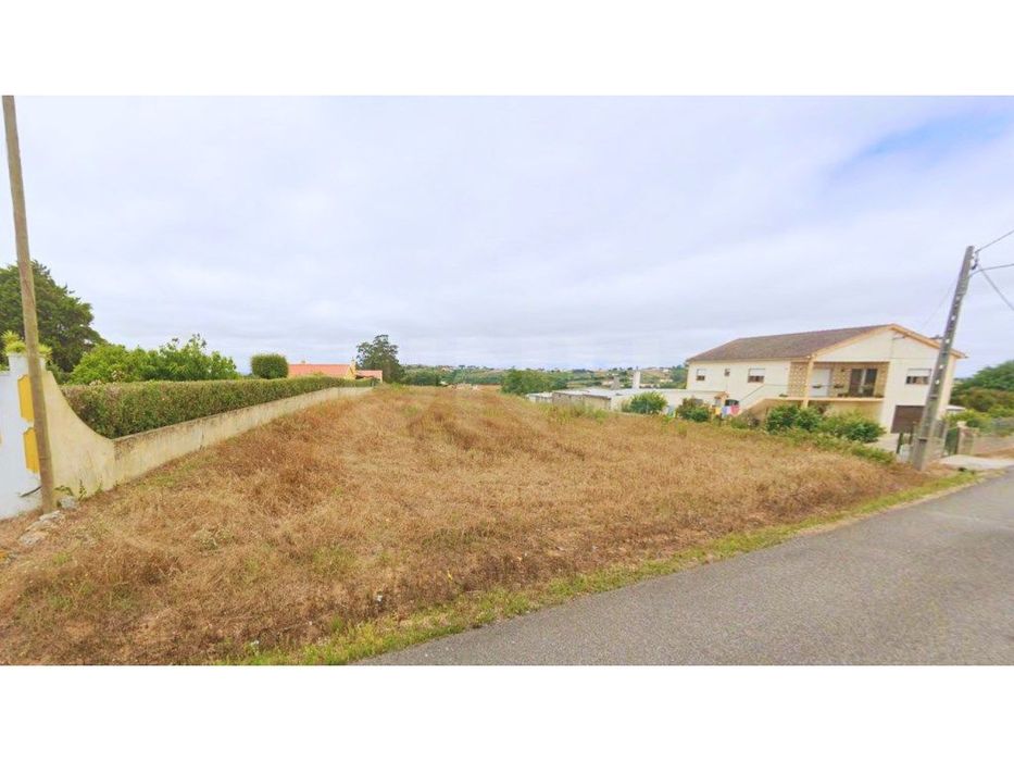 Terreno com 9760m2 - Área construção 1400 m2 - Carvalhal - Bombarral