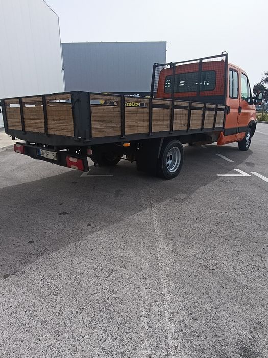 Iveco cabine dupla e caixa