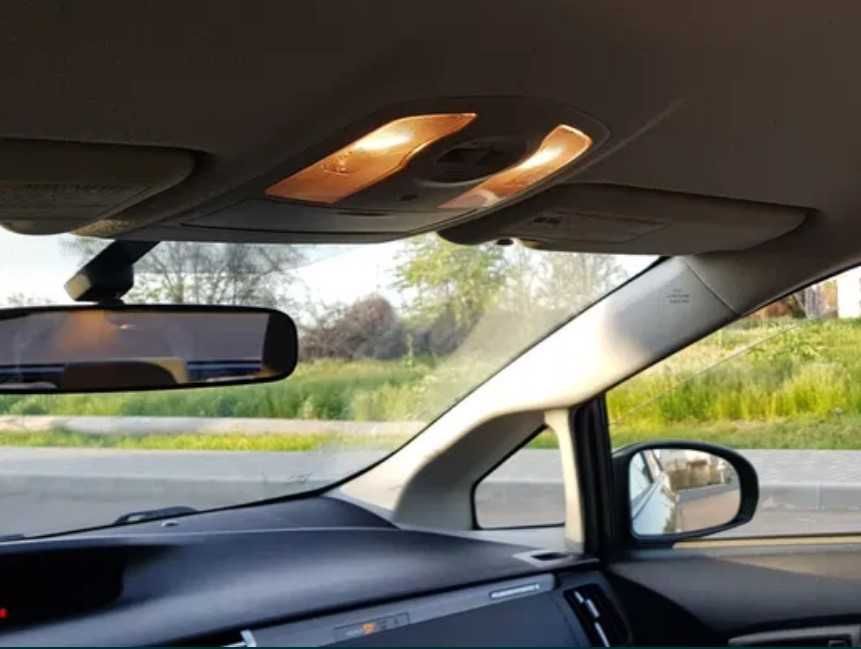 Тoyota Prius Plugin  hybrid 5л/100км $11,1