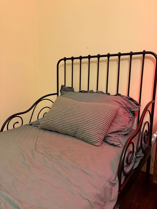 Cama extensível de ferro Ikea