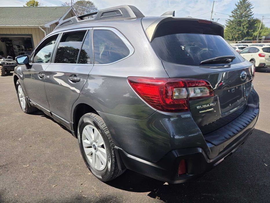 Subaru Outback 2.5      2018