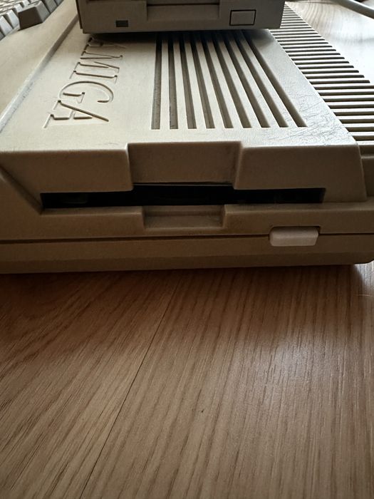 Floppy Drive Compatible with Commodore Amiga64861312885506121