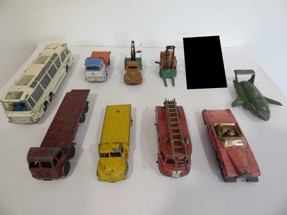 Miniaturas Dinky Toys 1947 a 1977 - Lote I