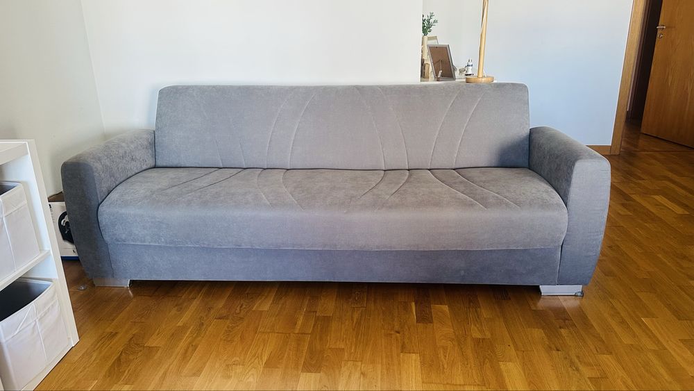Sofá cama com arrumaçao