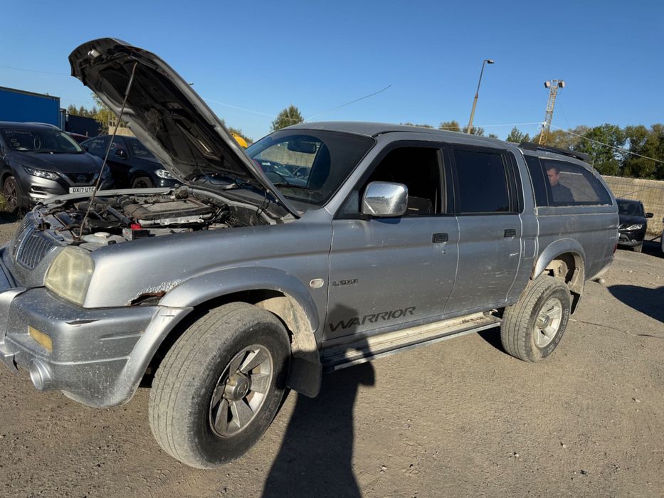 L200 4x4 пікап Англієць