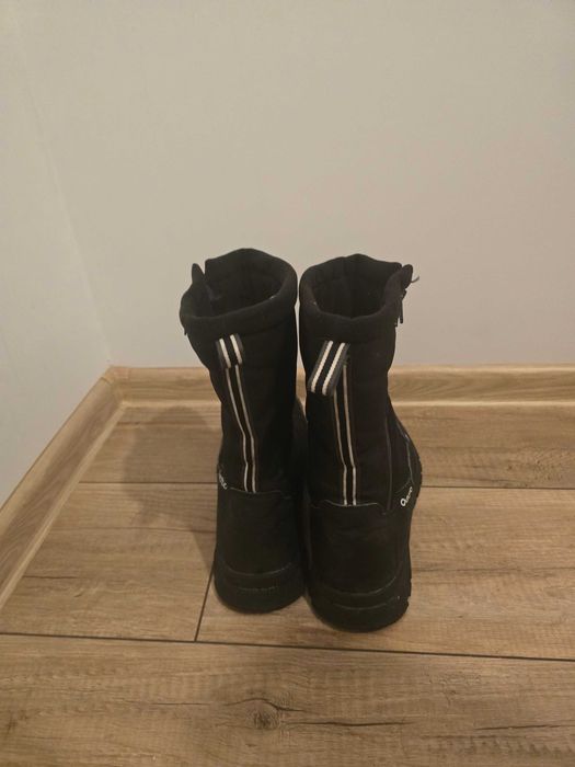 Sportowe zimowe buty czarne  z zamkiem QUECHUA 42