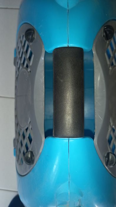 Transportadora para animais, resistente.