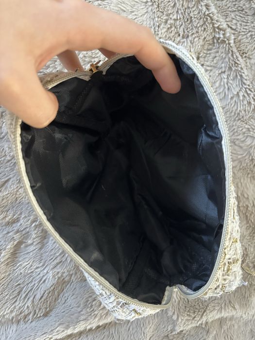 Biało złota elegancka duża kosmetyczka pouch biała