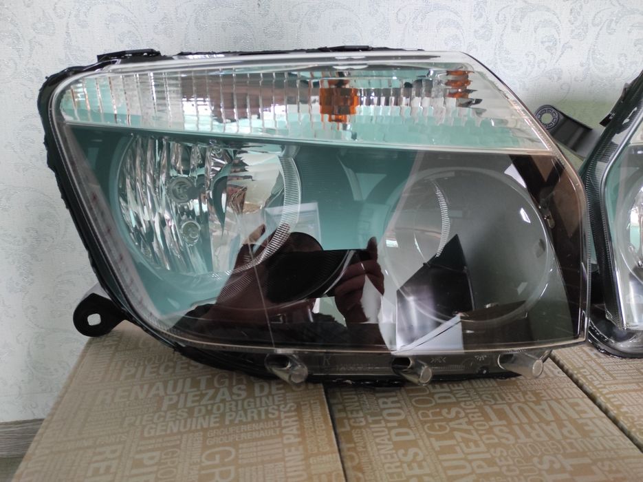 Фара Фари Фары Рено Дачія Дастер Duster 260605370R 260103738R