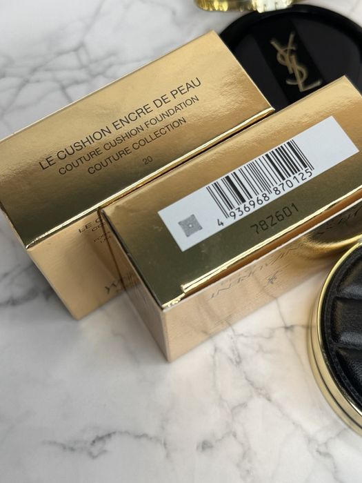 Тональний кушон Yves Saint Laurent B20