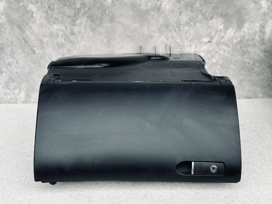 Бардачок Ауді А4 Б6 7 кришка бардачка Audi A4 B6 7 розборка