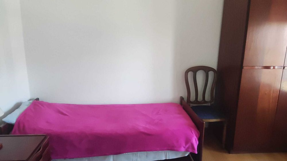 Arrendar um quarto a estudantes