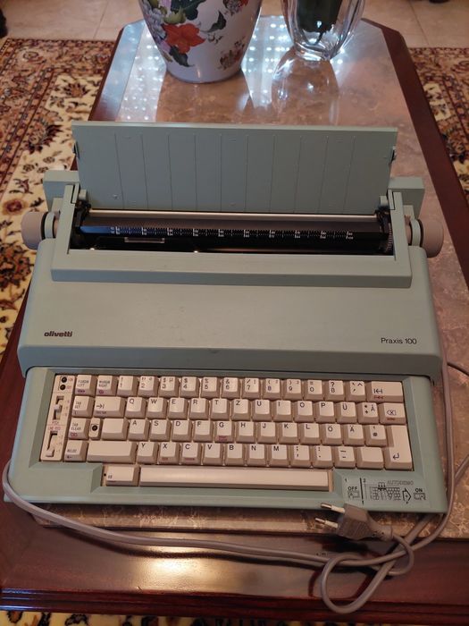 Máquina de Escrever Olivetti