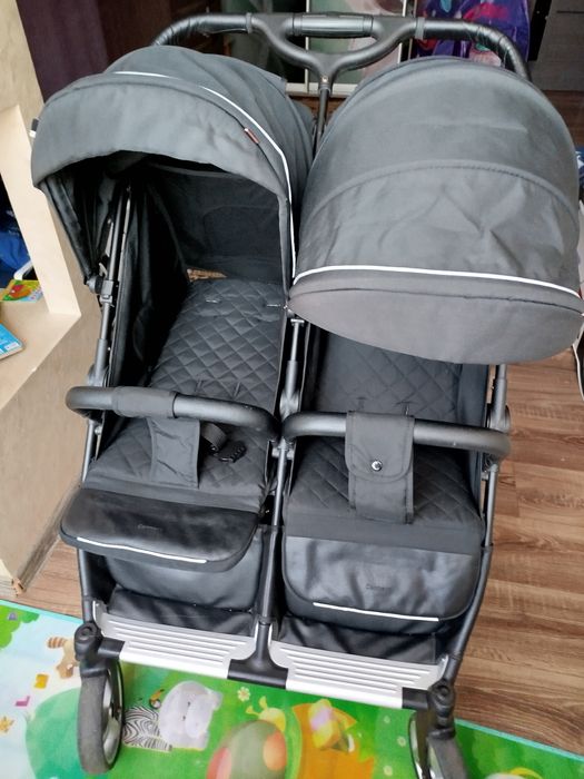 Коляска для двійні