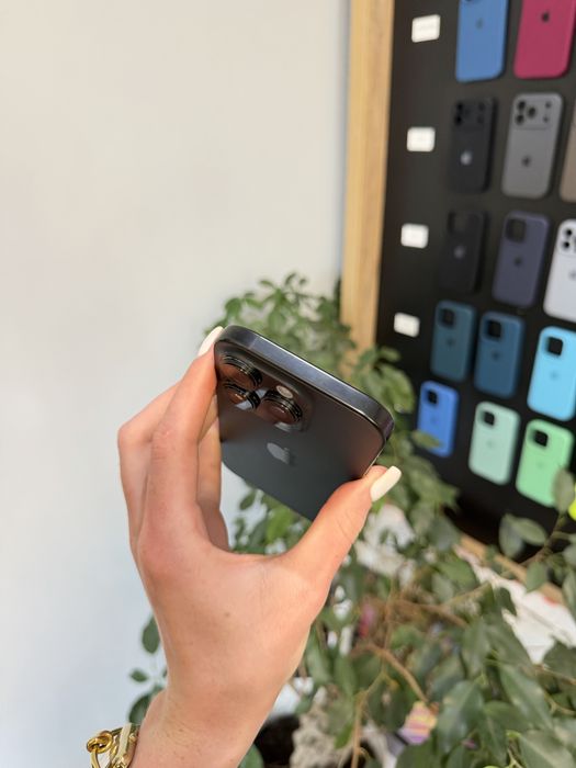 iPhone 16 Pro 256GB Black Titanium