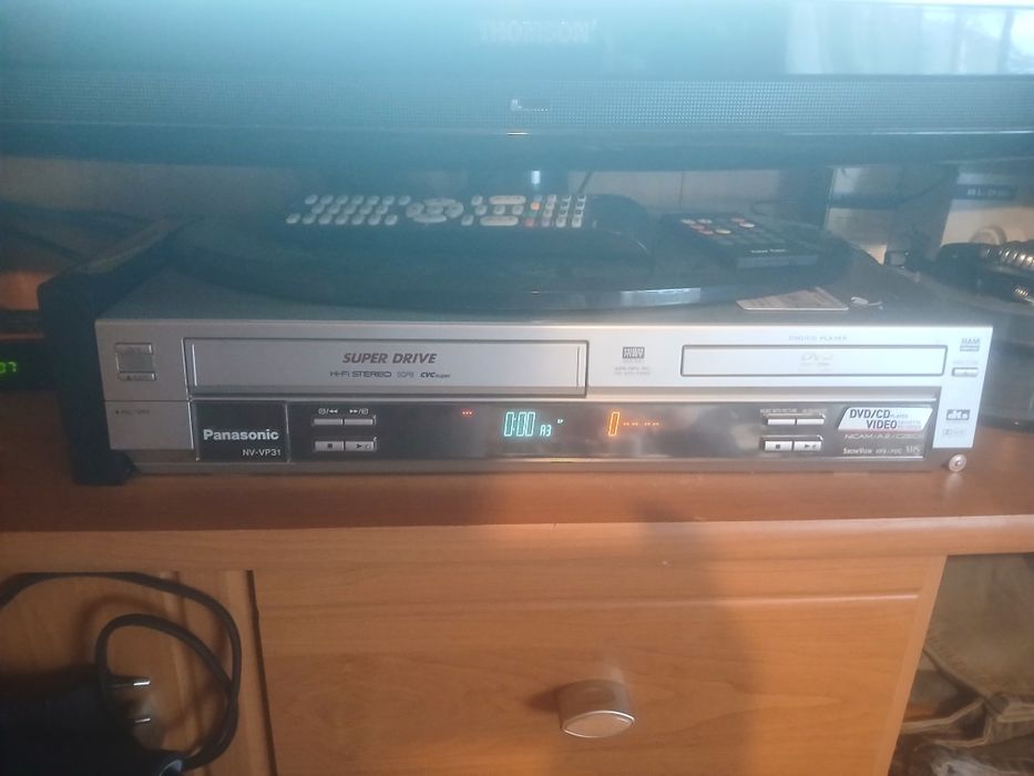 Odtwarzacz VHS/DVD Panasonic
