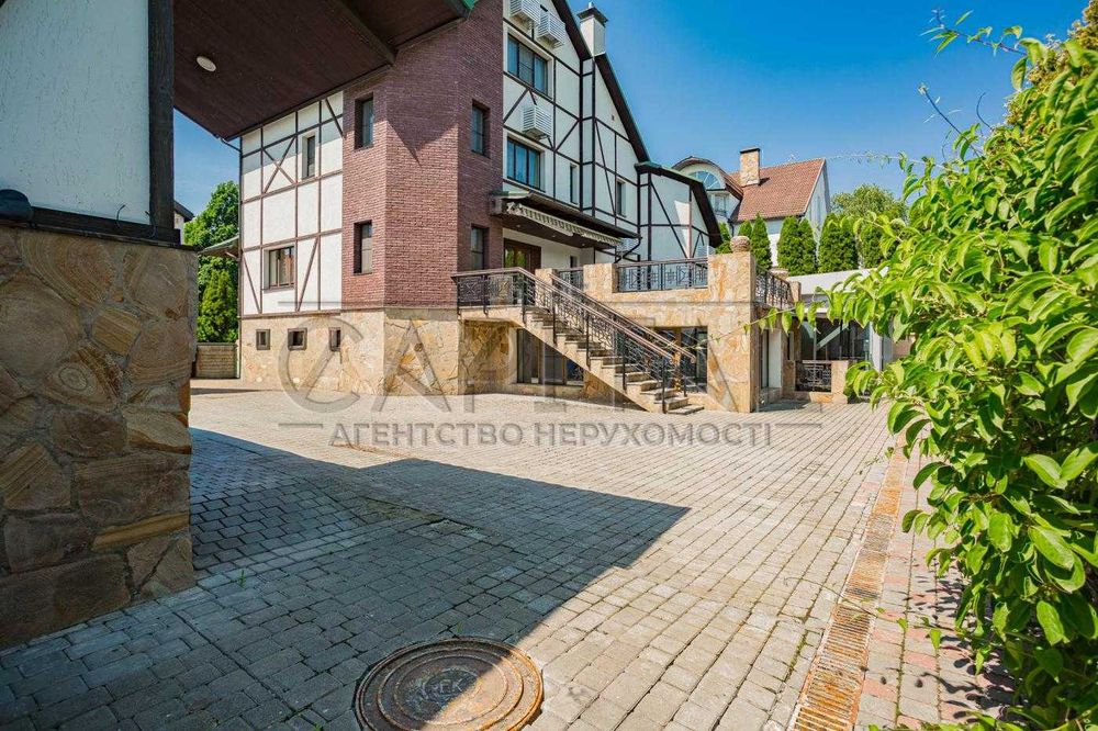 Оренда автономного будинку Козин 600 м2 3 пов, гараж, басейни, генерат