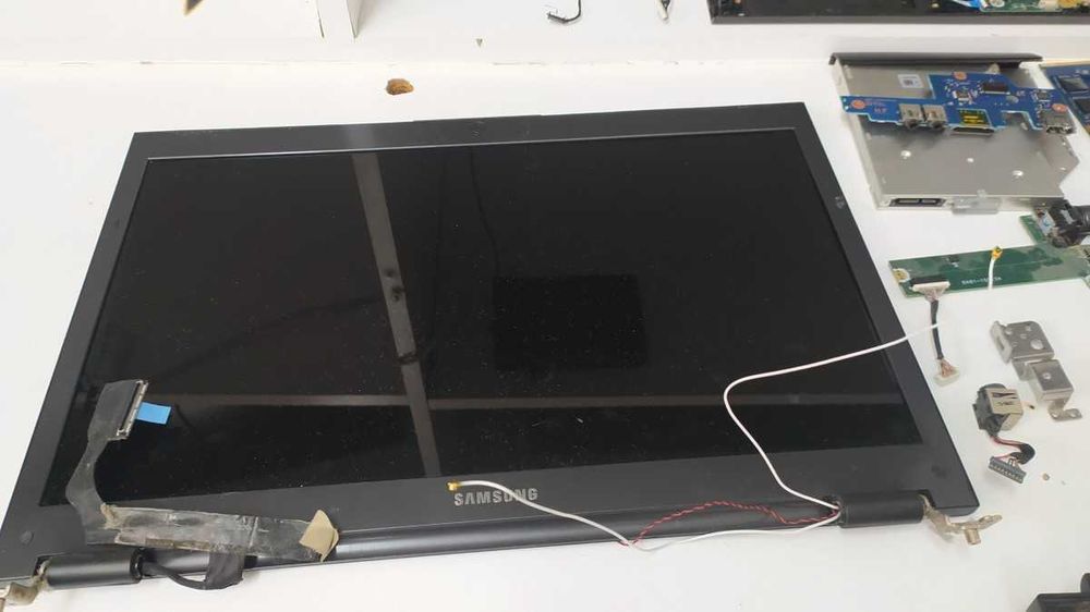 Samsung NP700G7C Laptop Components: Keyboard, Display, Motherboard, Graphics Card64740314236929123