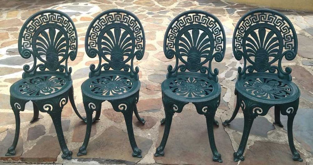 Mesa em alumínio Fundido oval e 4 cadeiras de alumínio Fundido, para jardim