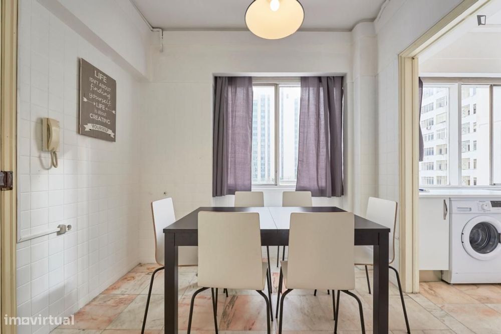 Quarto - localizado em Marquês de Pombal Lisbon