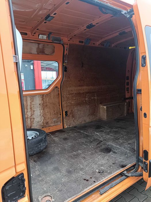 Wynajem busa, Dostawczy L3H2 Renault Master