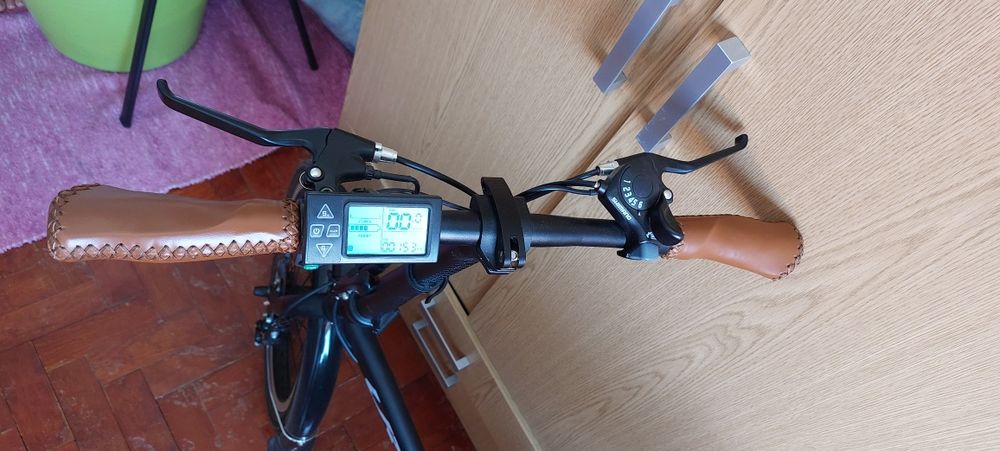 Bicicleta eléctrica semi nova