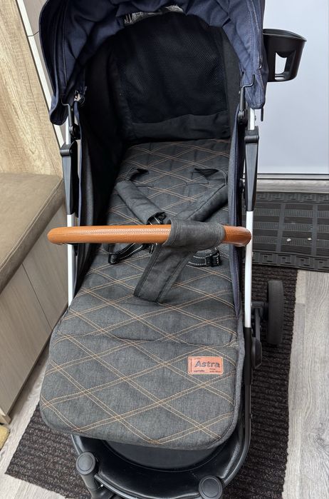Прогулянкова коляска Carrello Astra