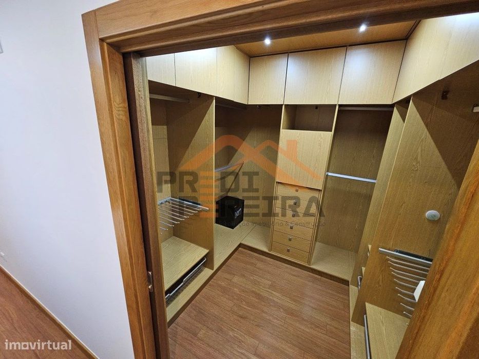Arrendamento T3 com terraço e garagem, Urb. Jardim da Amoreira, Ram...