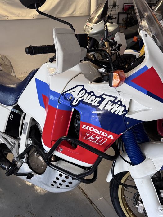 Honda Africa Twin 750 RD04
