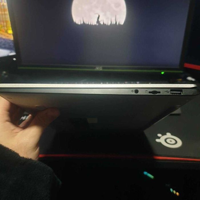 Portátil Medion E4251