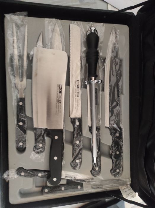 Vendo mala com objetos de cozinha