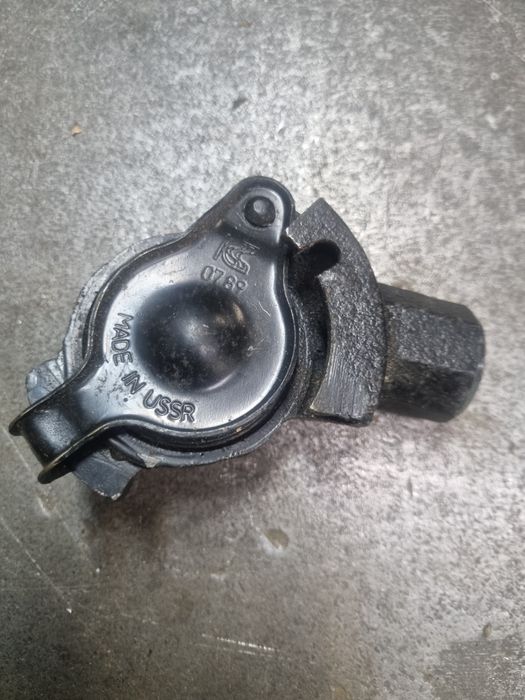 Головка соединительная тормозной системы прицепа