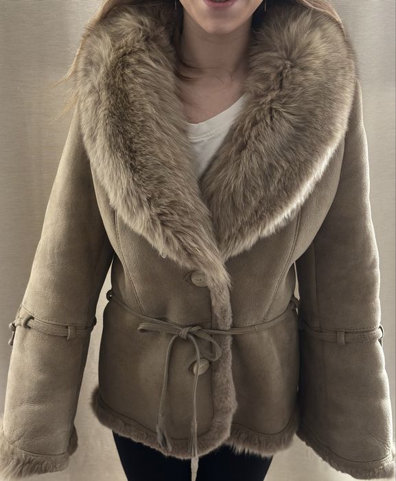 Kożuszek naturalny r. M 42/44 beż.