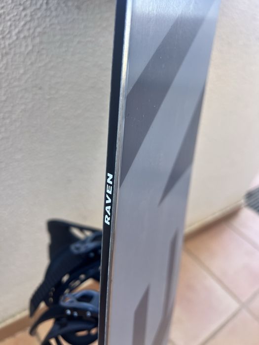 Prancha de Snowboard Raven + Fixações (Como Nova – Usada 1 Dia)