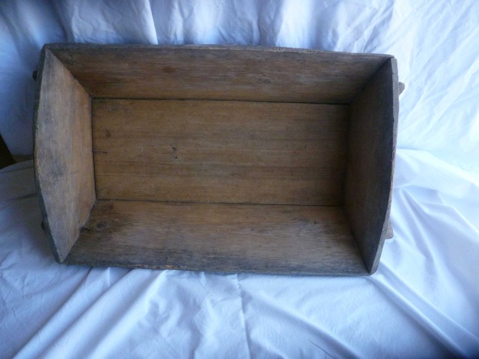 ANTIGUIDADES Masseira em madeira anos 50-60 enxoval da avó de 35 -180€