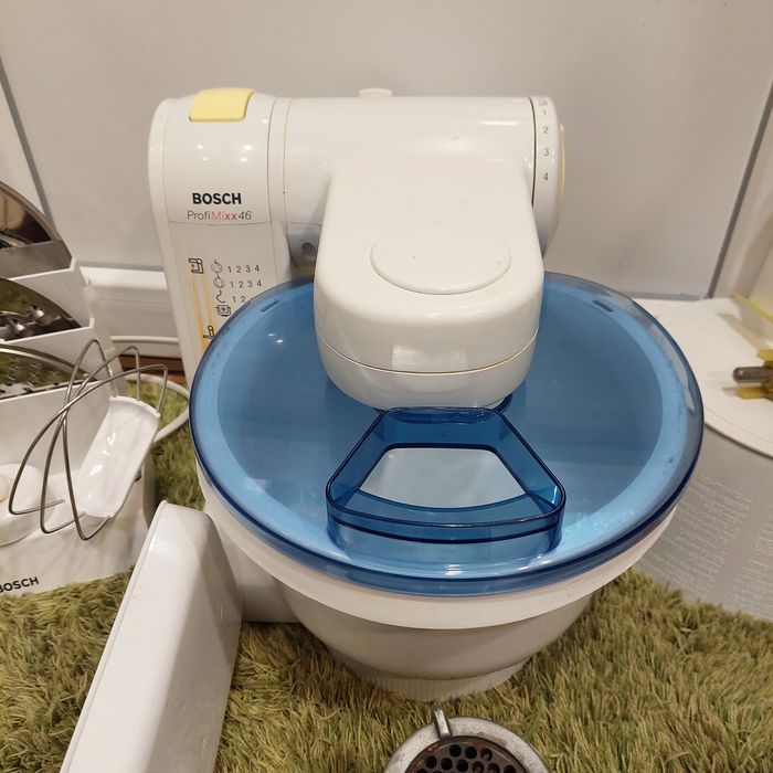 Кухонний комбайн бош bosch з терками і м'ясорубкою